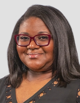 Tia Warren Headshot