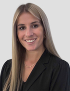 Headshot of Molly McAndrew, an Internal Advisor Consultant at First Eagle