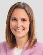 Headshot of Leslie Schroeder