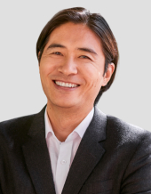 Headshot of Henry Song, CFA